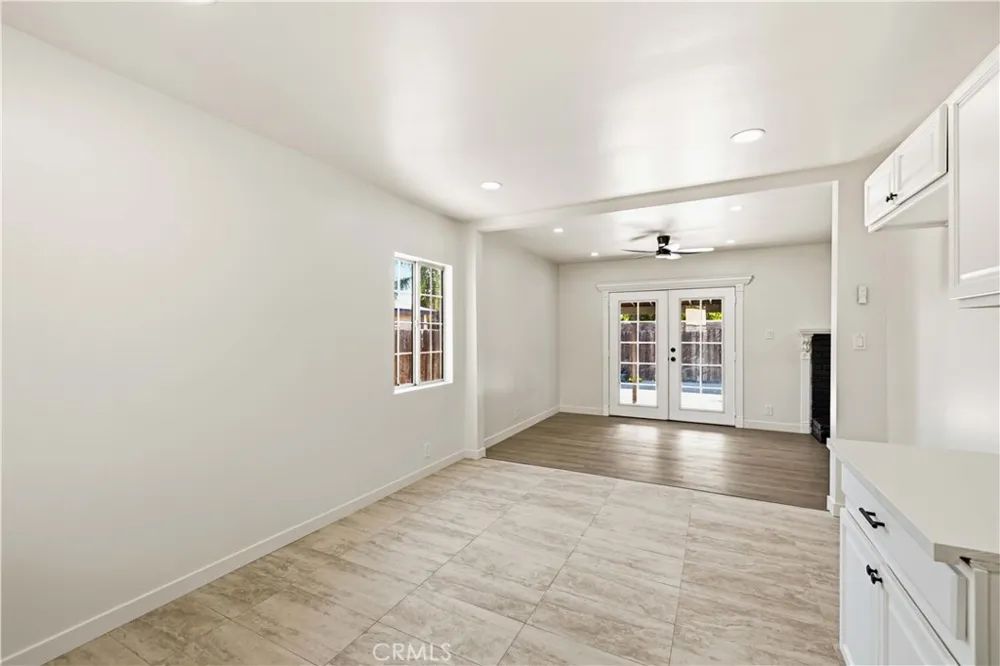 8417 Columbus North Hills, CA 91343