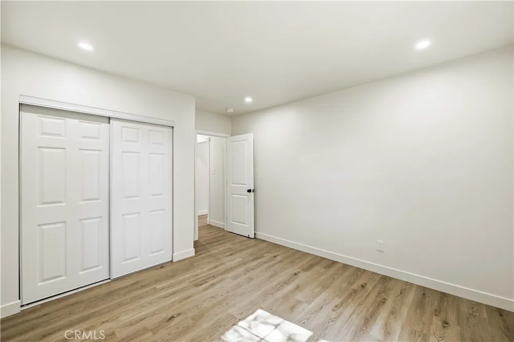 8417 Columbus North Hills, CA 91343