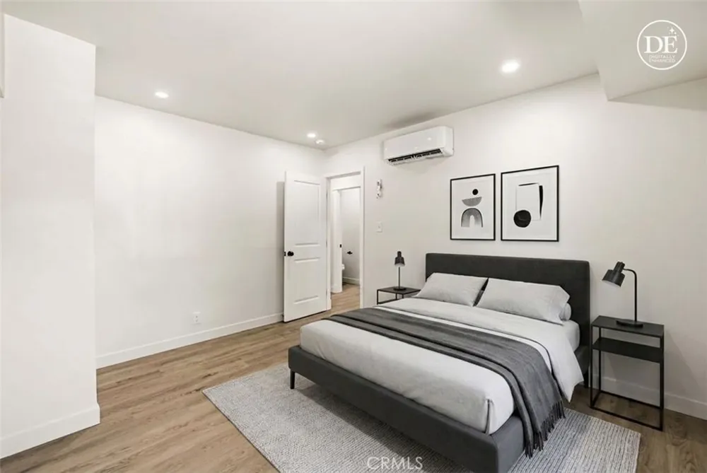 8417 Columbus North Hills, CA 91343