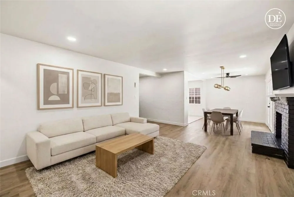 8417 Columbus North Hills, CA 91343