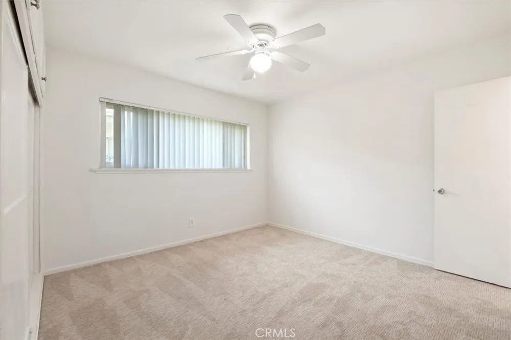 5851 Woodman Avenue Valley Glen, CA 91401