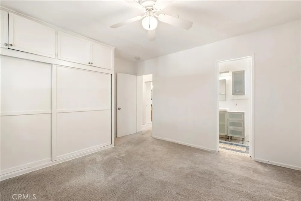 5851 Woodman Avenue Valley Glen, CA 91401