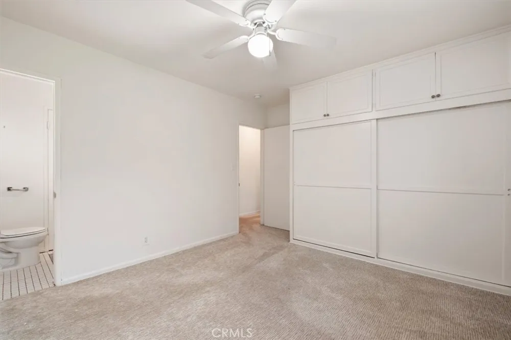 5851 Woodman Avenue Valley Glen, CA 91401