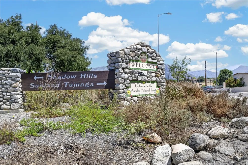 10608 Turnbow Sunland, CA 91040