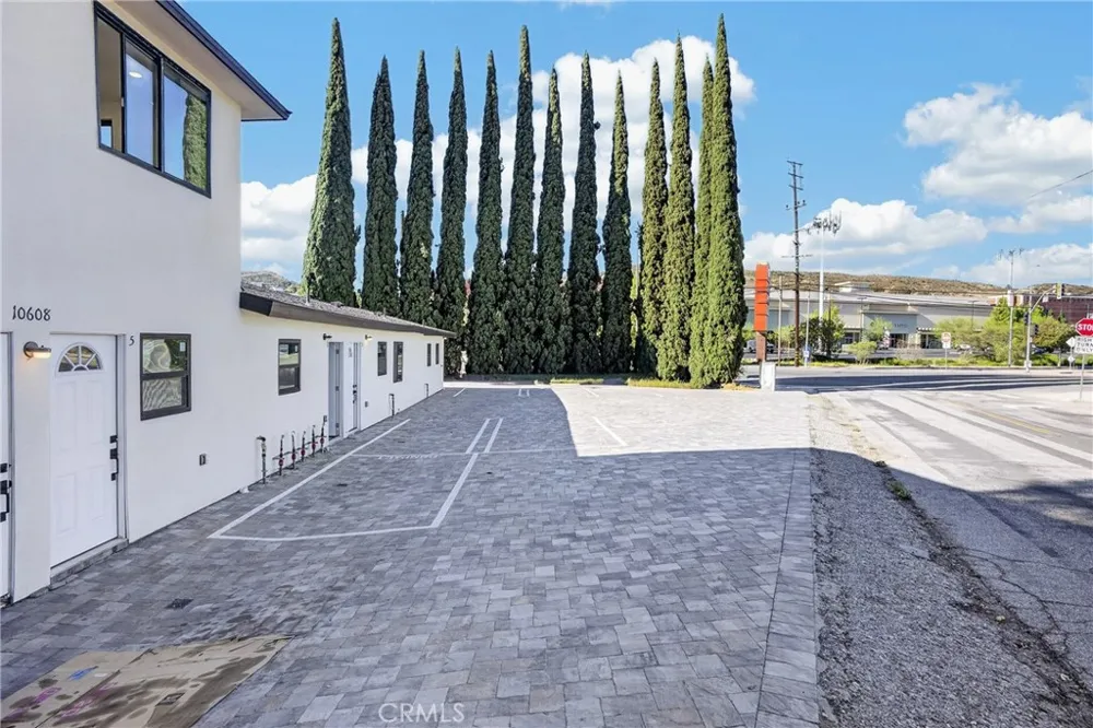 10608 Turnbow Sunland, CA 91040
