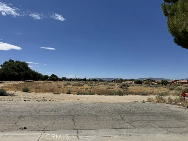 733 E Avenue J12 Lancaster, CA 93535
