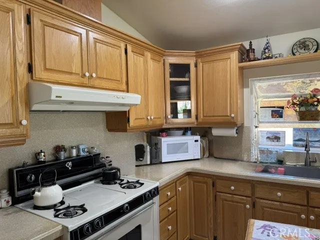 733 E Avenue J12 Lancaster, CA 93535