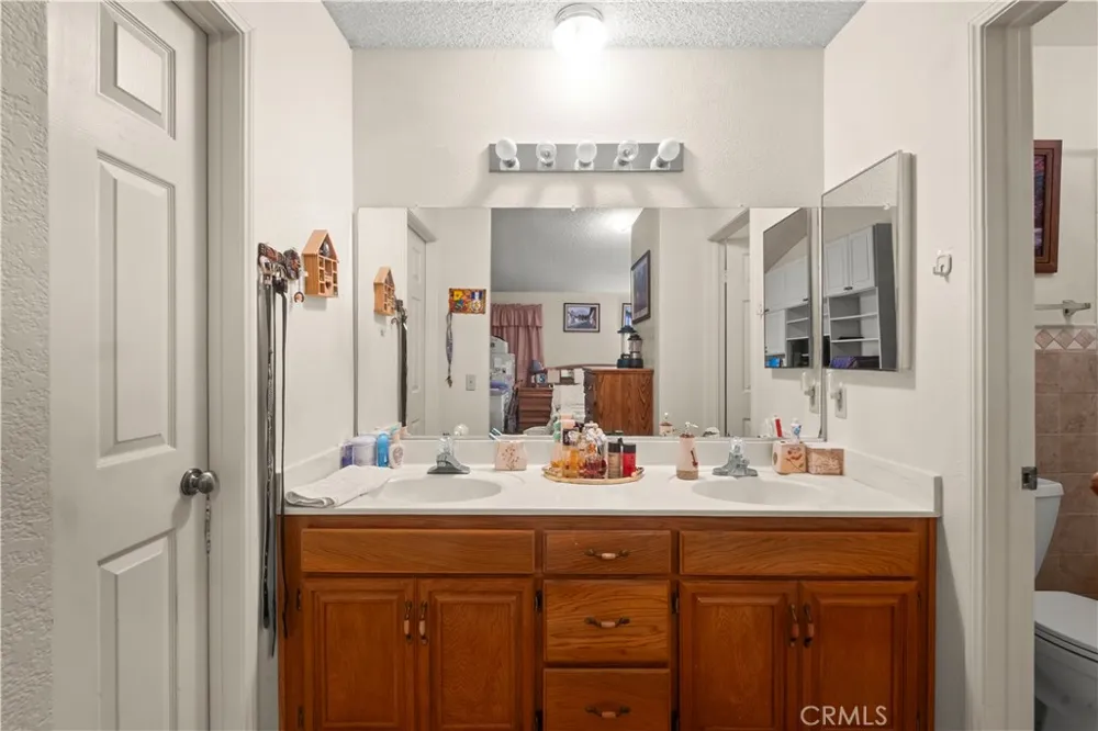 733 E Avenue J12 Lancaster, CA 93535