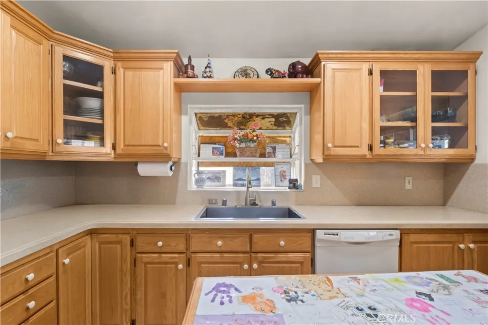 733 E Avenue J12 Lancaster, CA 93535