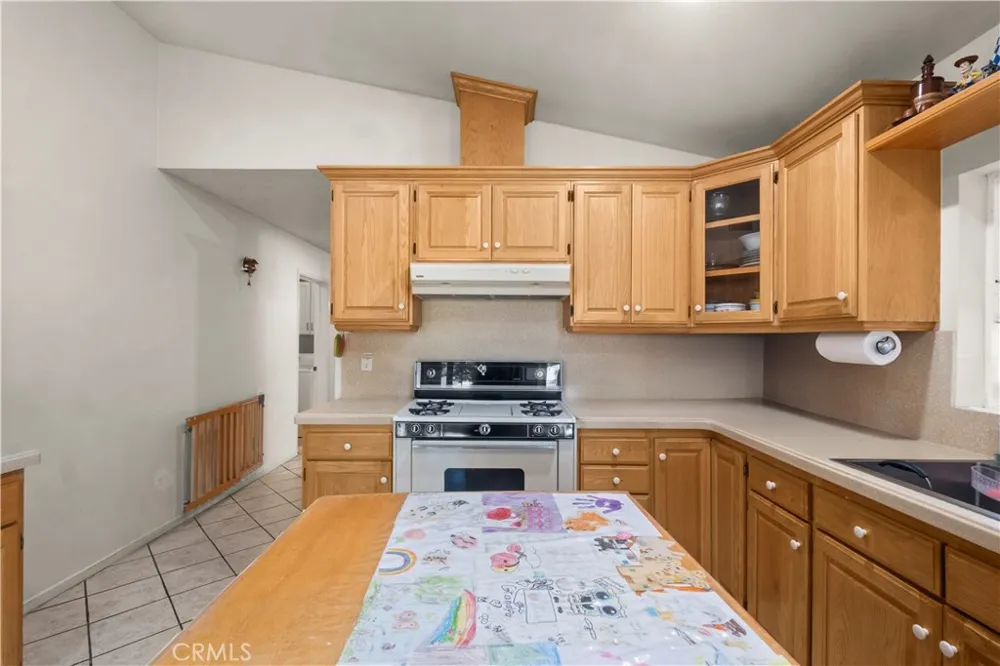 733 E Avenue J12 Lancaster, CA 93535