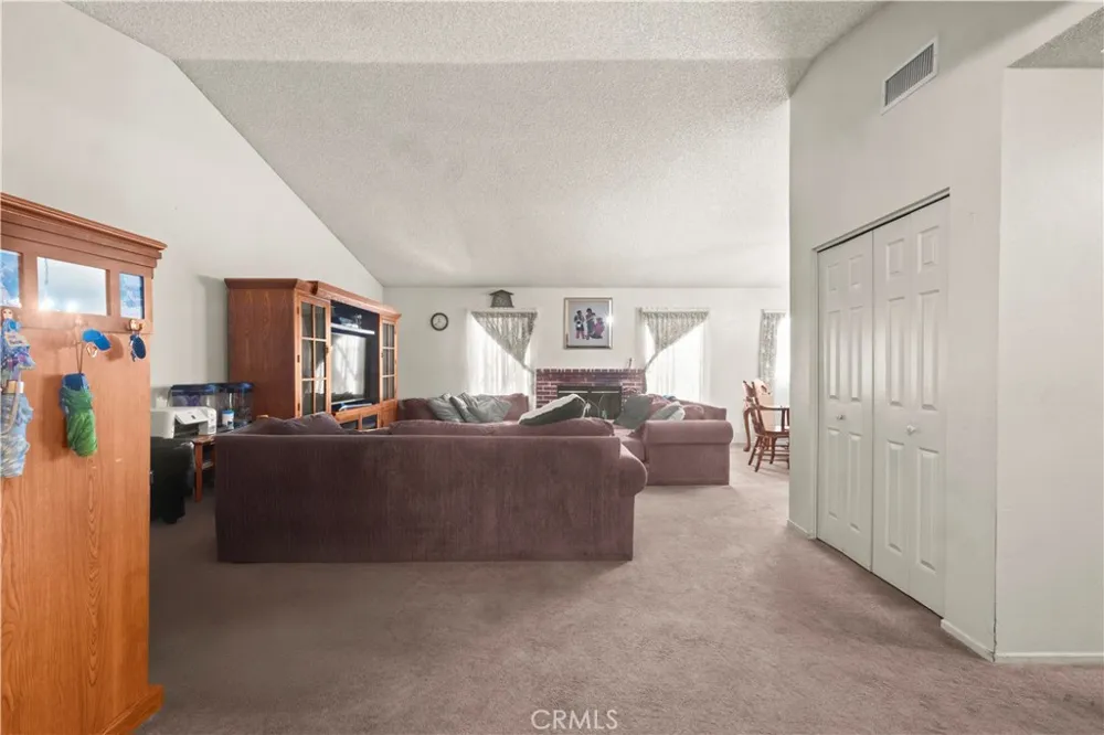 733 E Avenue J12 Lancaster, CA 93535