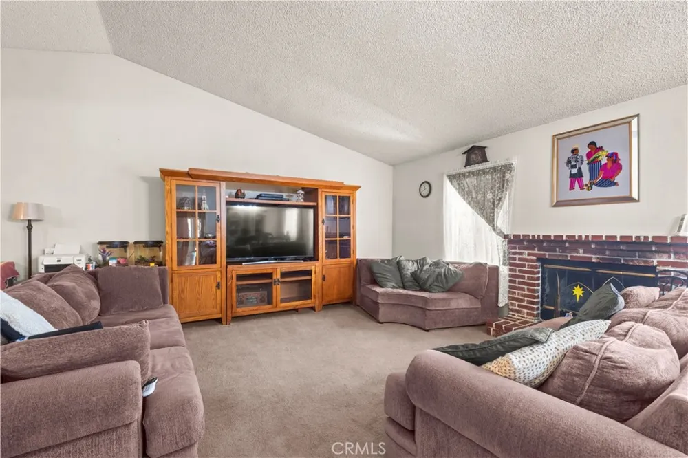733 E Avenue J12 Lancaster, CA 93535