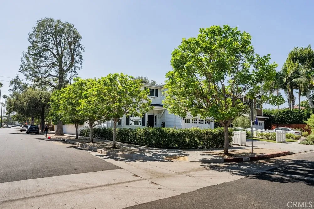 4503 Ethel Studio City, CA 91604