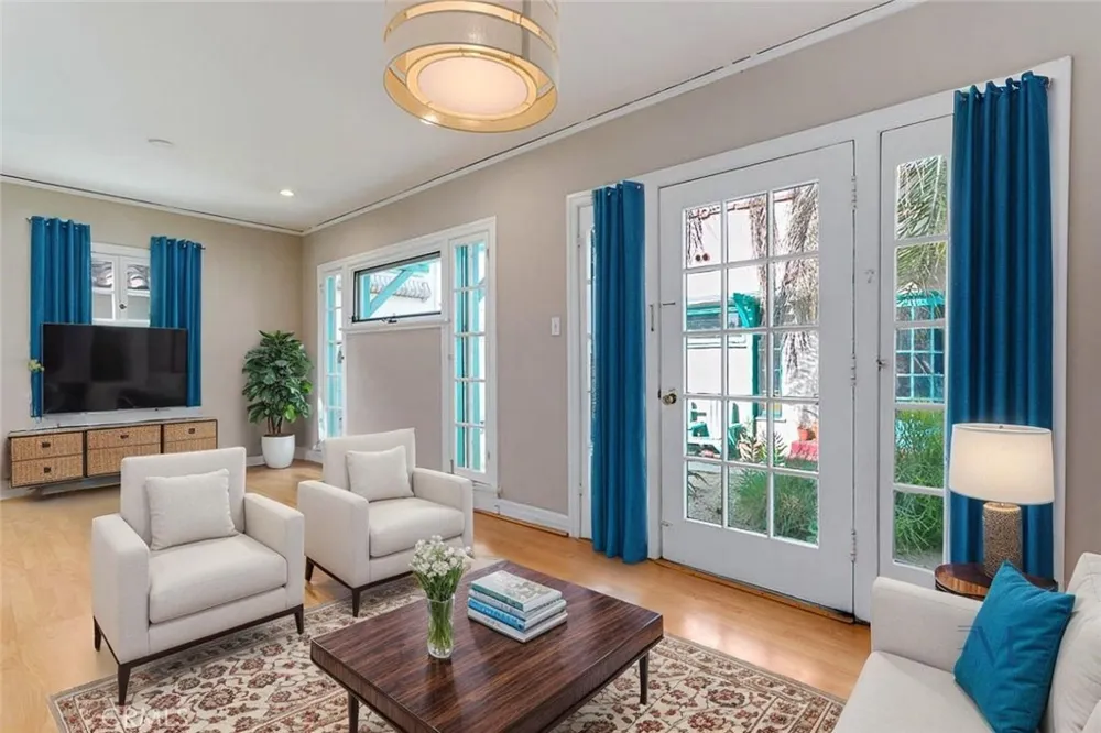 615 S Columbus Avenue Glendale, CA 91204