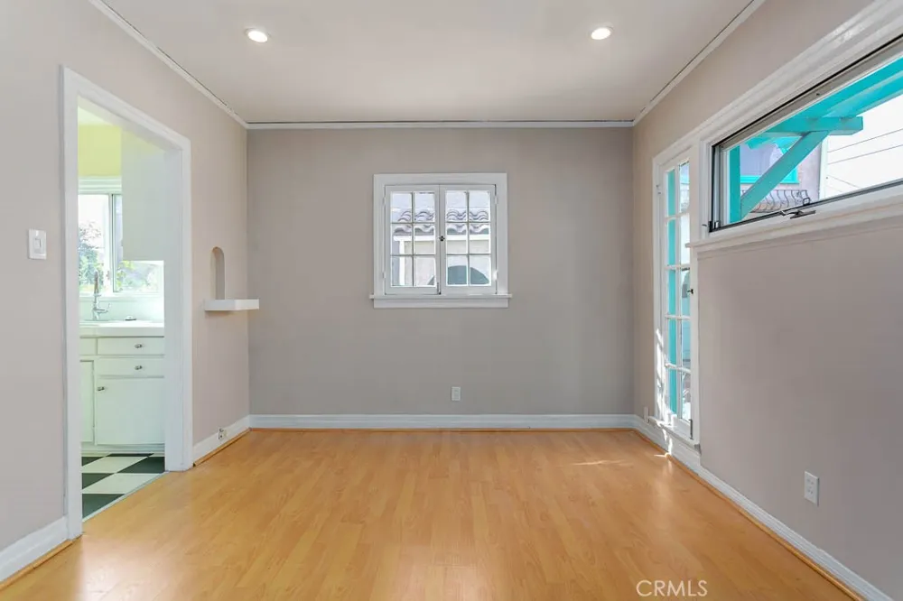 615 S Columbus Avenue Glendale, CA 91204