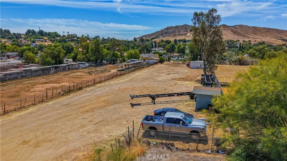 7081 Valley Way Jurupa Valley, CA 92509