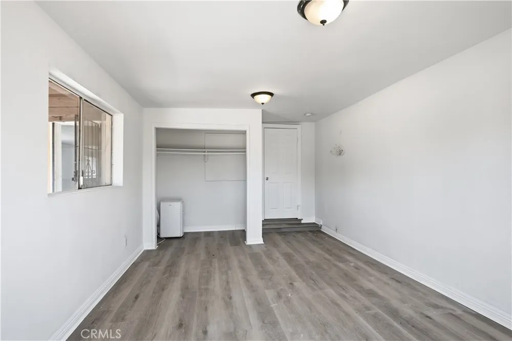 7081 Valley Way Jurupa Valley, CA 92509