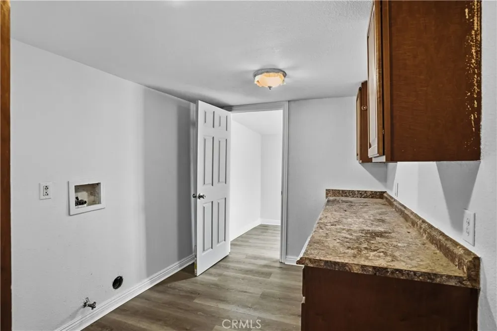 7081 Valley Way Jurupa Valley, CA 92509