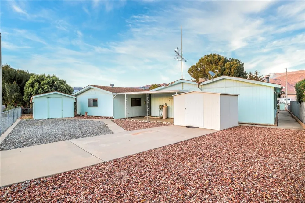 25203 W Posey Drive Hemet, CA 92544