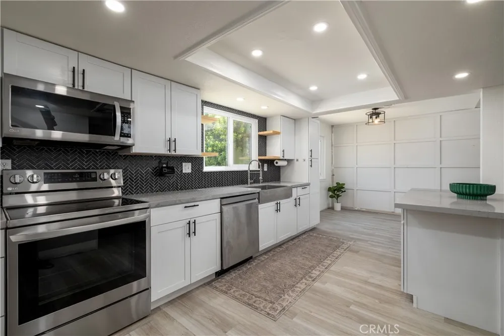 24218 Canyon Lake Canyon Lake, CA 92587