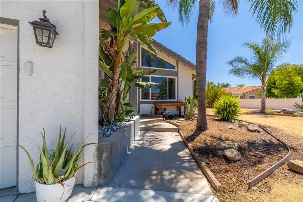 24218 Canyon Lake Canyon Lake, CA 92587