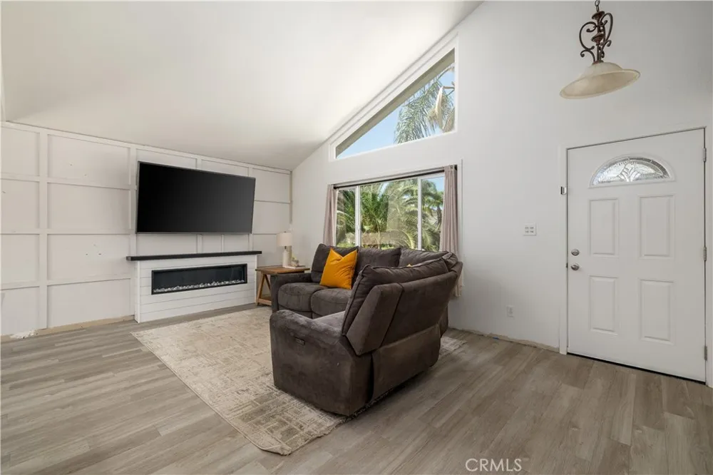 24218 Canyon Lake Canyon Lake, CA 92587