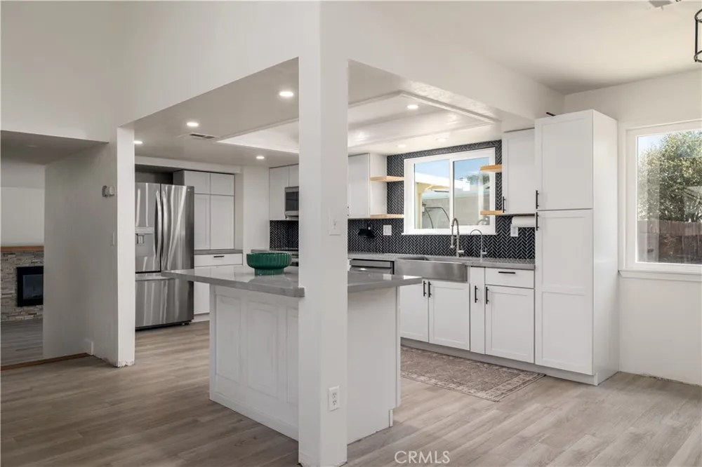 24218 Canyon Lake Canyon Lake, CA 92587