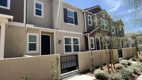 4273 E Carmel Privado