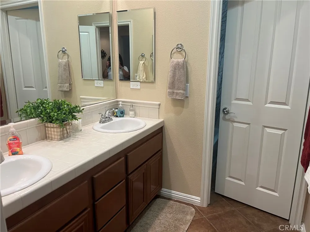 4112 Ballantree Lake Elsinore, CA 92530