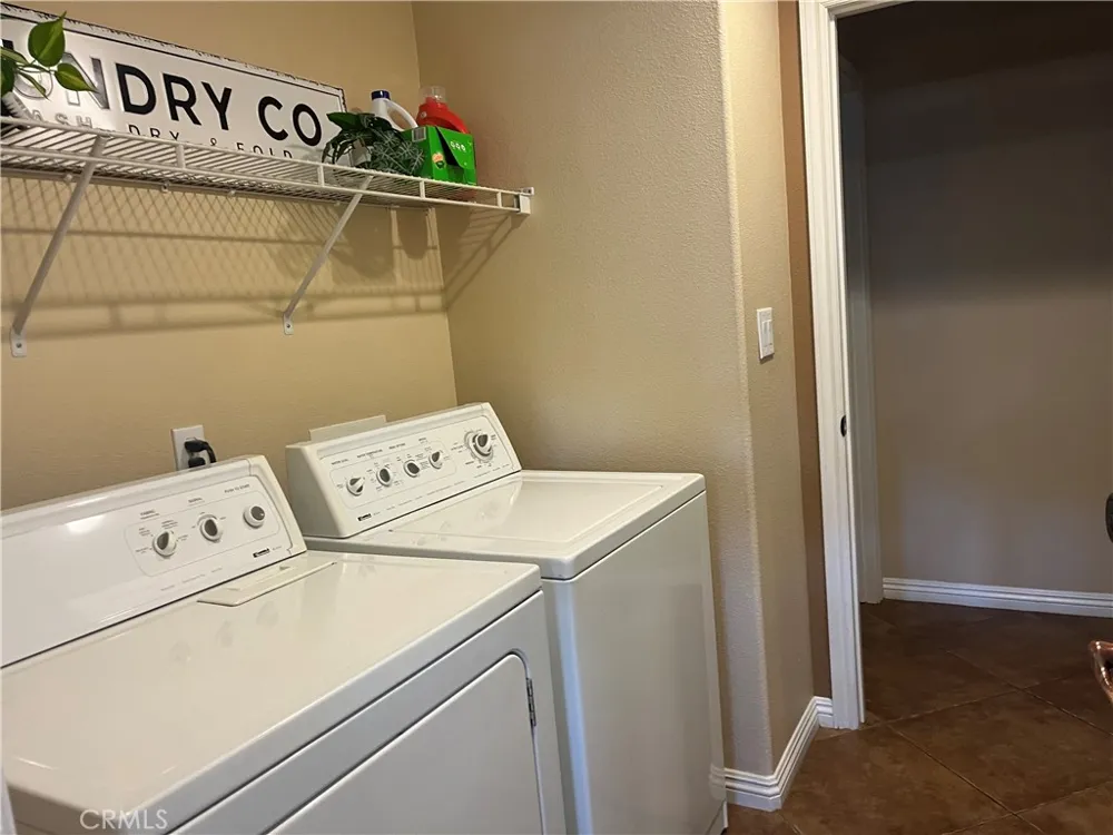 4112 Ballantree Lake Elsinore, CA 92530