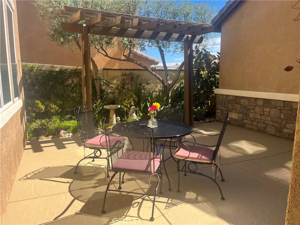 4112 Ballantree Lake Elsinore, CA 92530