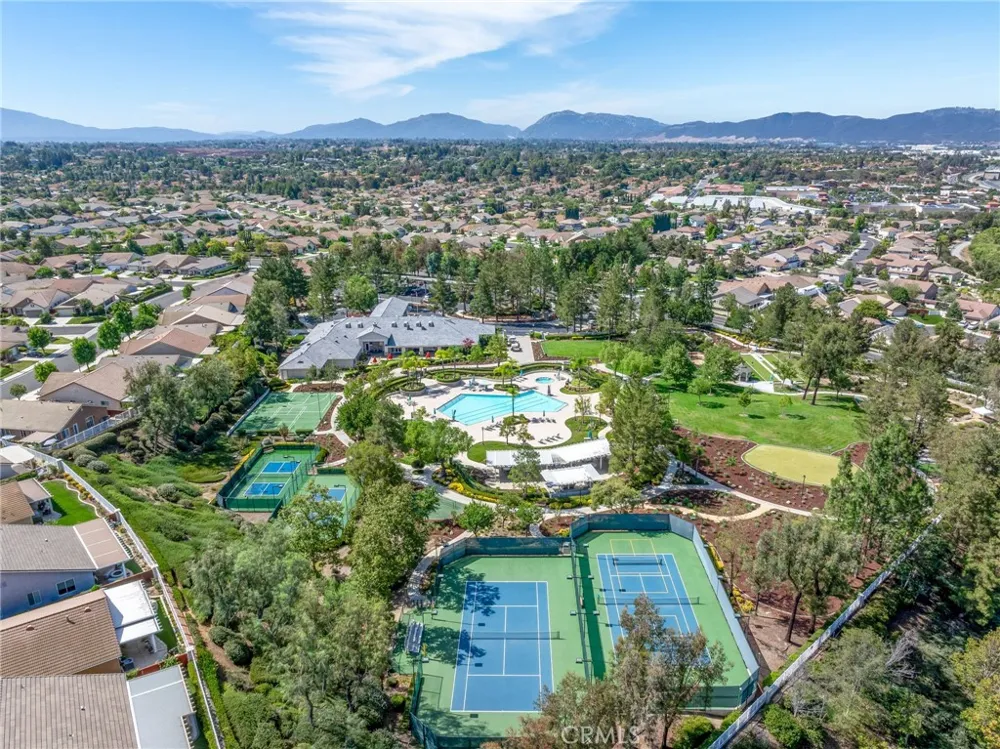 30102 Iron Horse Murrieta, CA 92563