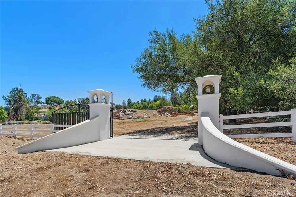 De Portola Road Temecula, CA 92592