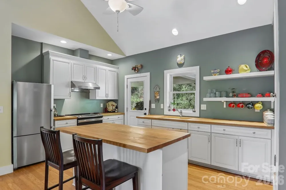 280 Kelses Valley Drive Mars Hill, NC 28754
