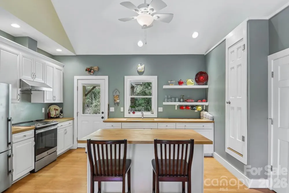 280 Kelses Valley Drive Mars Hill, NC 28754