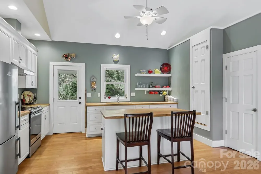 280 Kelses Valley Drive Mars Hill, NC 28754