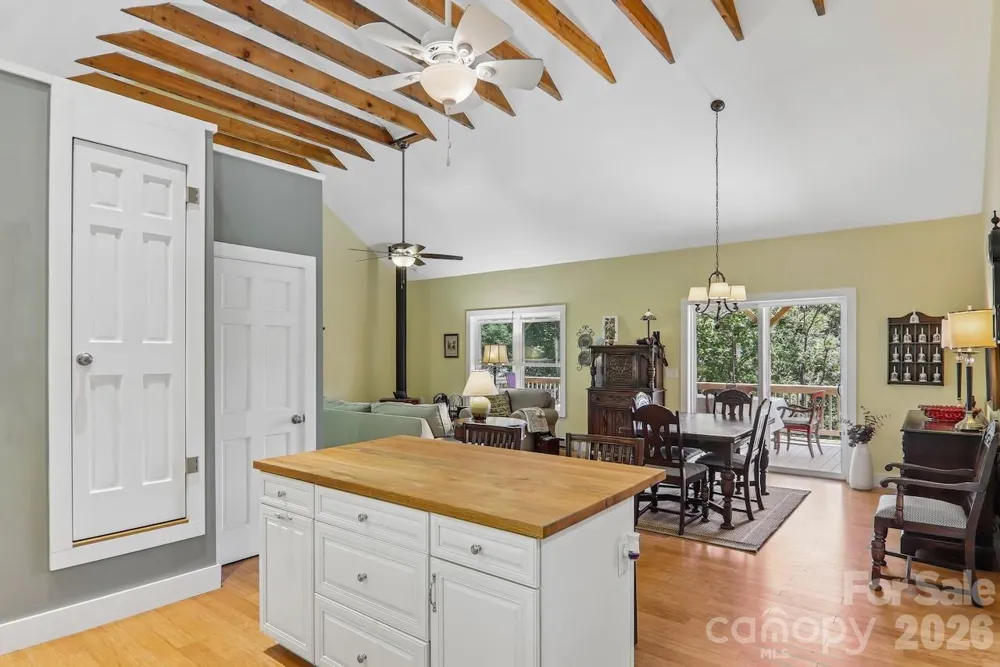 280 Kelses Valley Drive Mars Hill, NC 28754