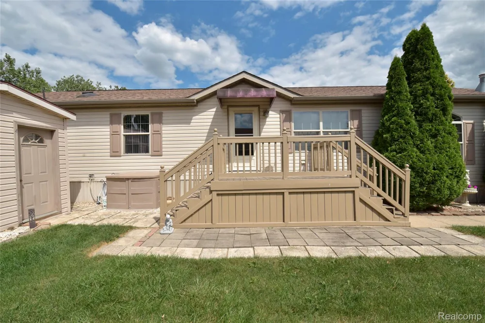 2147 Zack Ridge Drive Berlin Charter Township, MI 48166