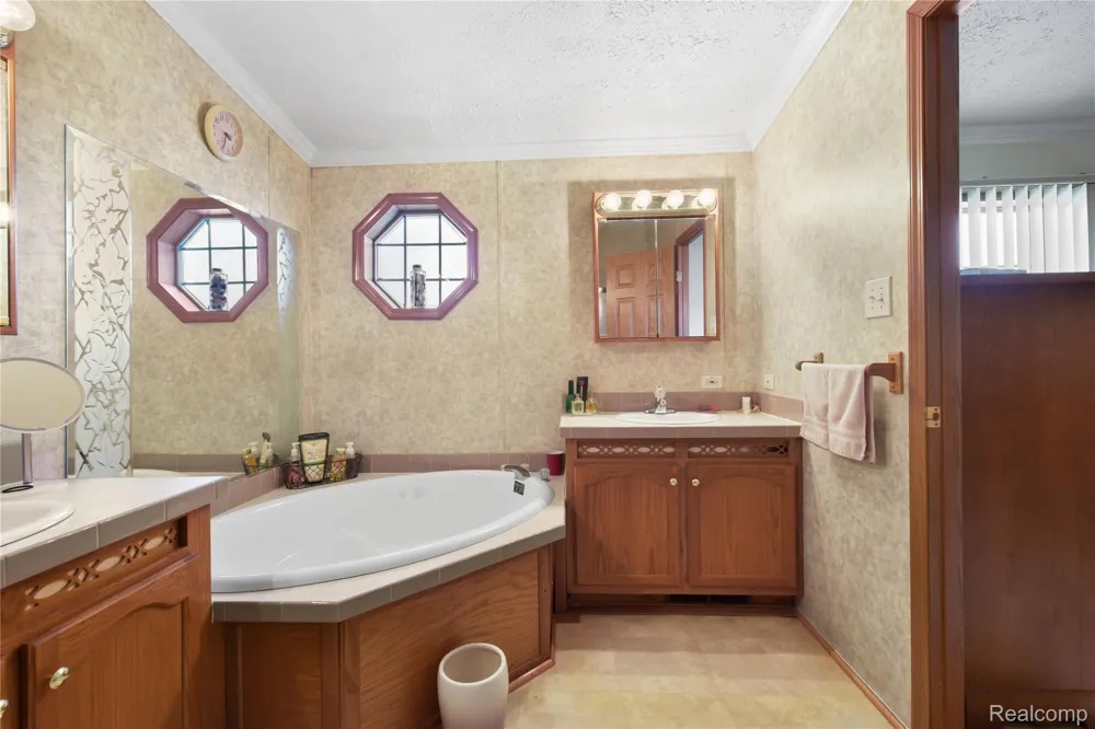 2147 Zack Ridge Drive Berlin Charter Township, MI 48166
