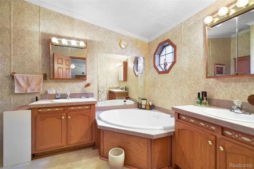 2147 Zack Ridge Drive Berlin Charter Township, MI 48166