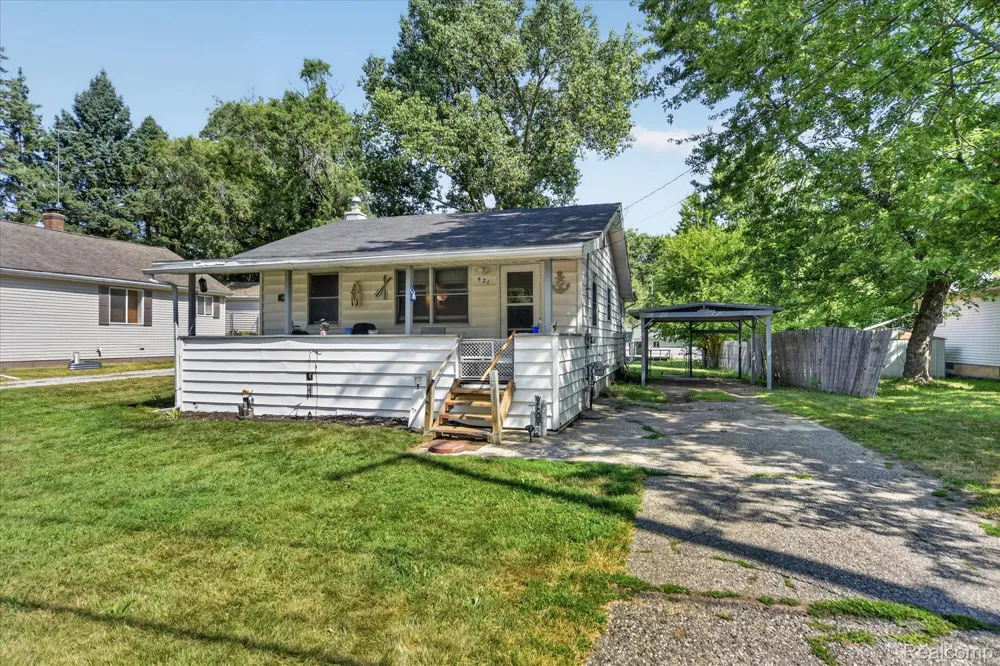 521 E Paulson Street Lansing City, MI 48906
