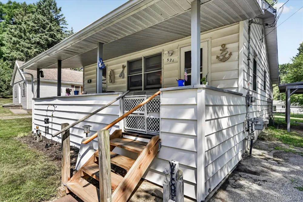 521 E Paulson Street Lansing City, MI 48906