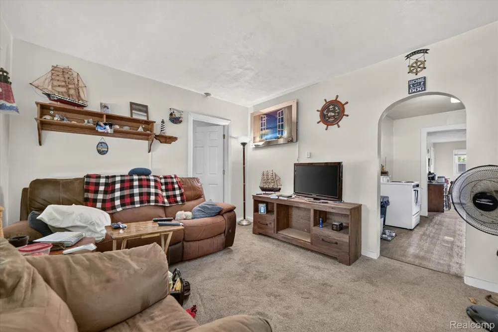 521 E Paulson Street Lansing City, MI 48906