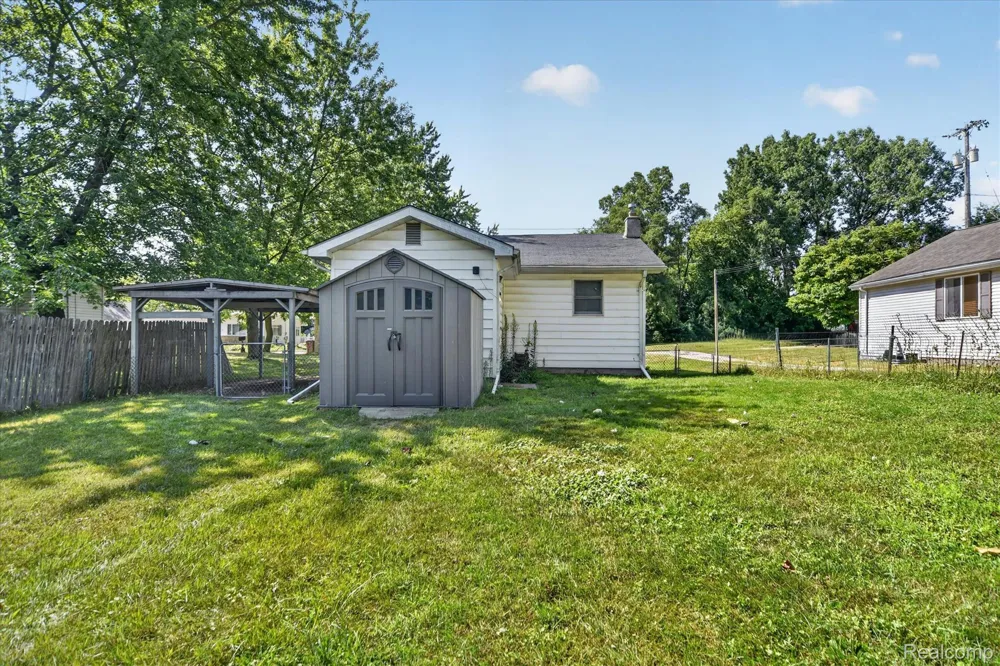 521 E Paulson Street Lansing City, MI 48906
