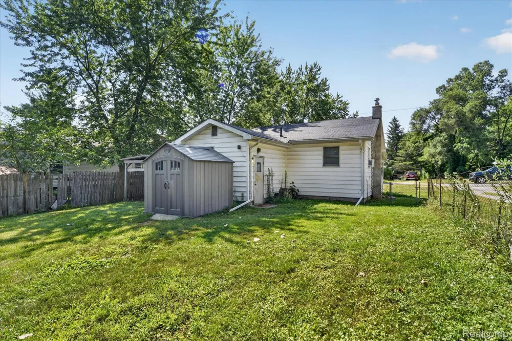 521 E Paulson Street Lansing City, MI 48906
