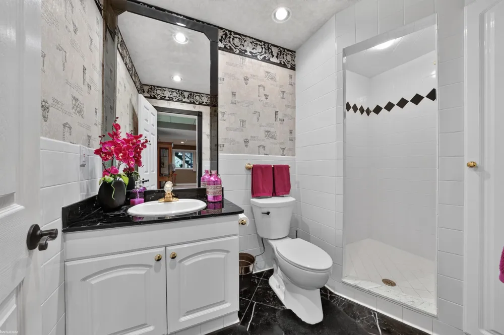 4896 Brookside Lane Washington Township, MI 48094