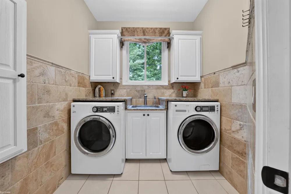 4896 Brookside Lane Washington Township, MI 48094