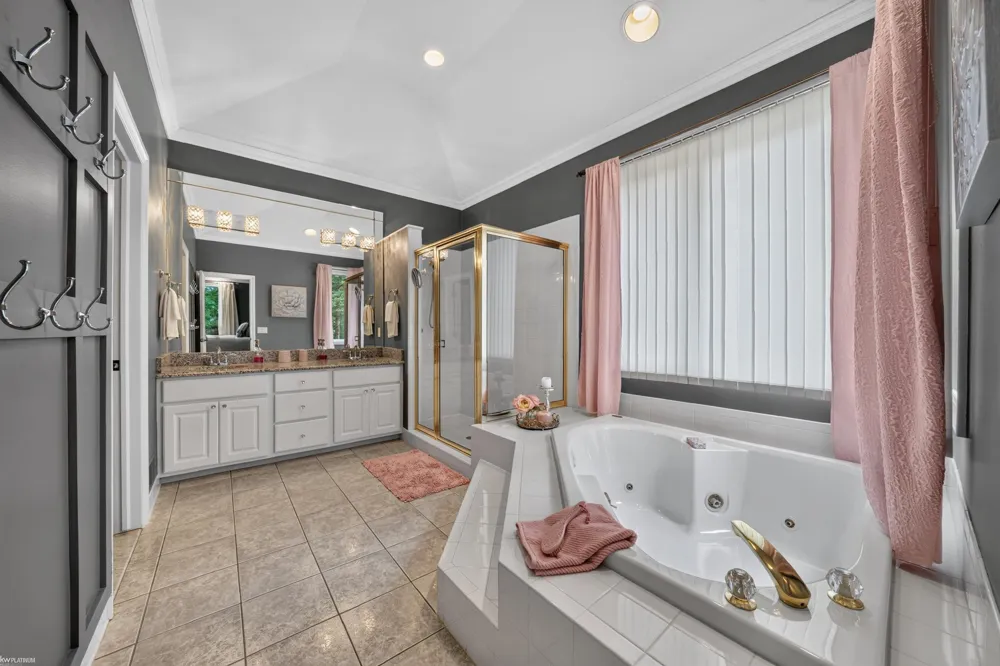 4896 Brookside Lane Washington Township, MI 48094