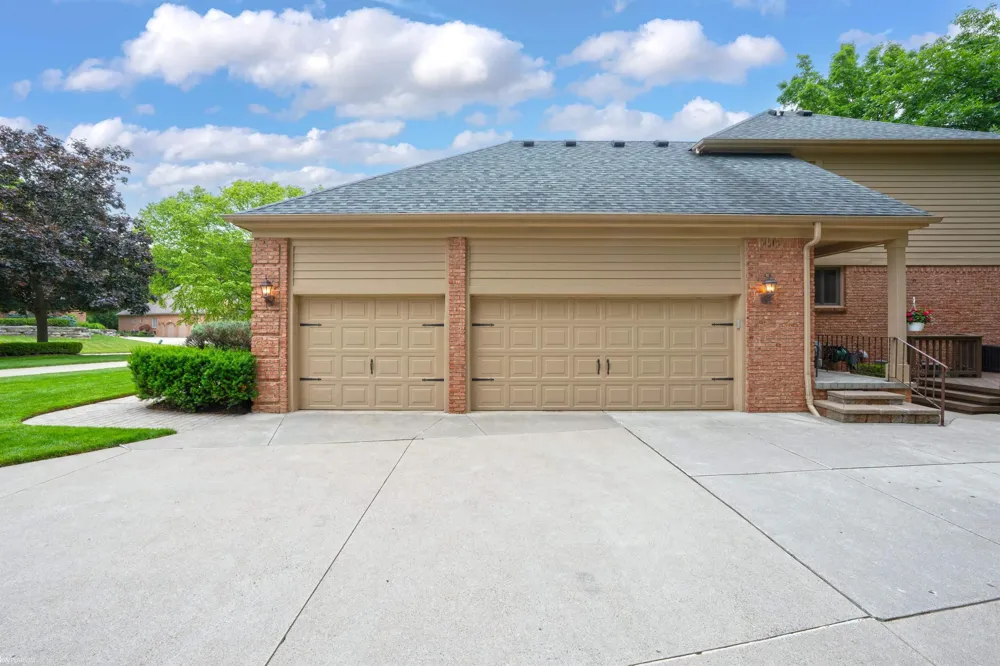 4896 Brookside Lane Washington Township, MI 48094