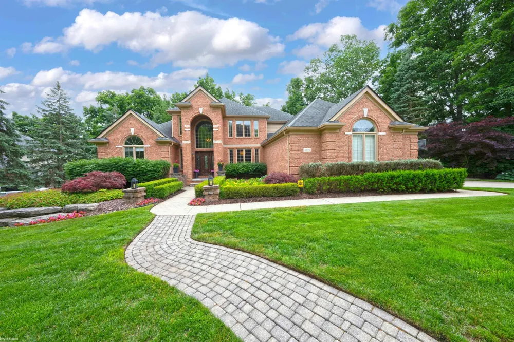 4896 Brookside Lane Washington Township, MI 48094